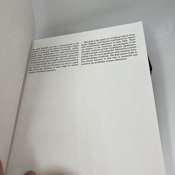 IN THE SHADOW OF THE DINOSAURS: EARLY MESOZOIC TETRAPODS By Nicholas C. Fraser - Picture 4 of 12